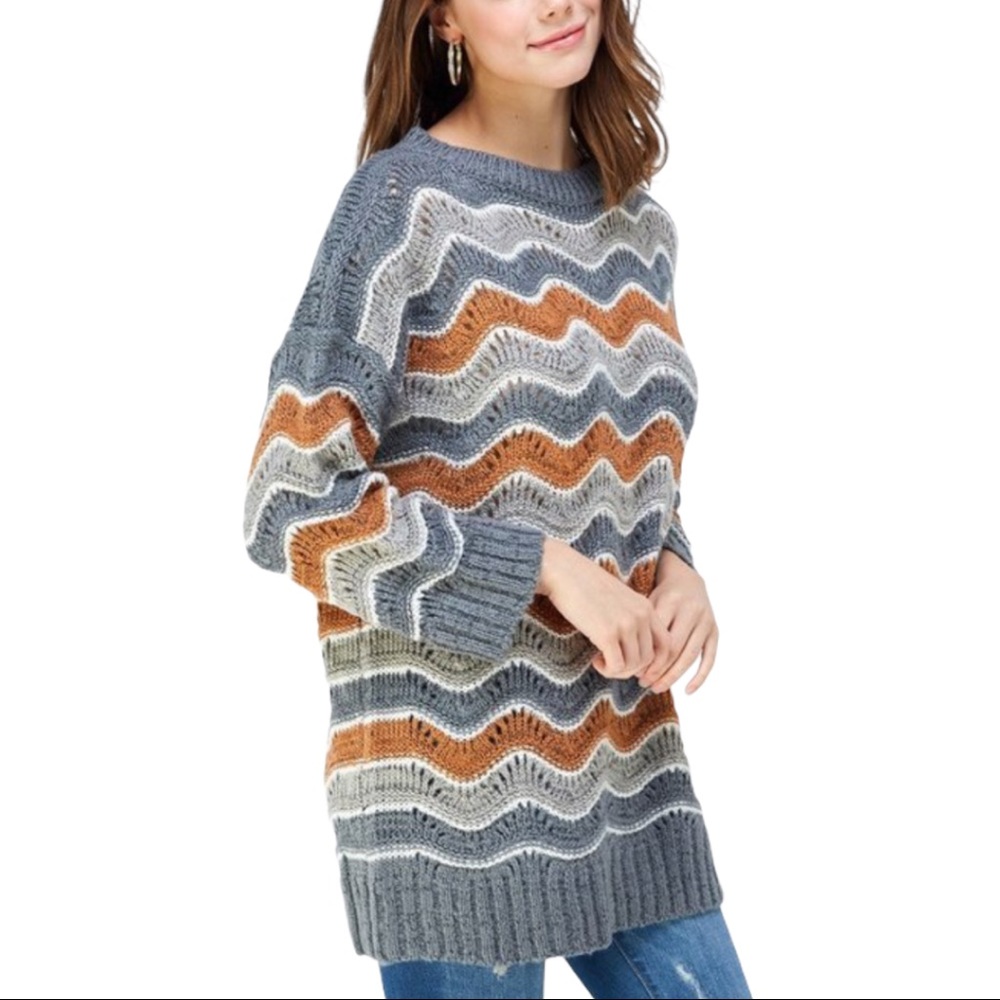 NWT Wavy Textured Tunic Pullover Knit Sweater.‎ Size S, M and L